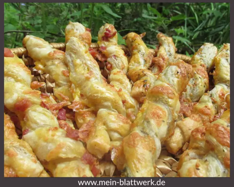 Blätterteig-Käsestangen-Rezept – schneller Partysnack - mein-blattwerk