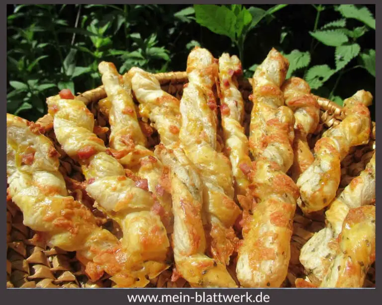 Blätterteig-Käsestangen-Rezept – schneller Partysnack - mein-blattwerk