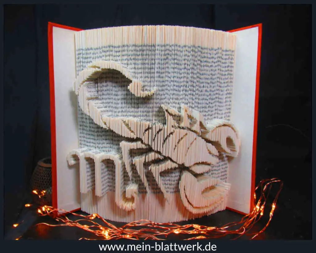 Sternzeichen Skorpion in ein Buch falten mit einer kostenlosen Vorlage zum Ausdrucken.